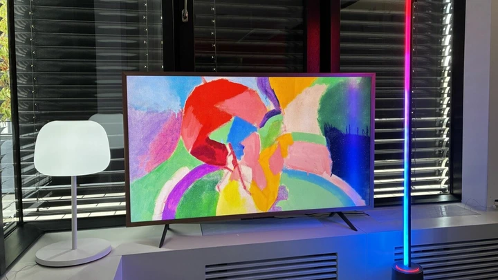 Wer einen Amazon Fernseher hat, braucht jetzt diese Lampen
