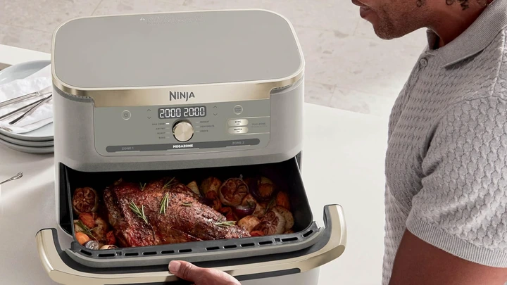 Airfryer müssen nicht schwarz sein: Ninjas XXL-Modell kommt in Stone und Gold
