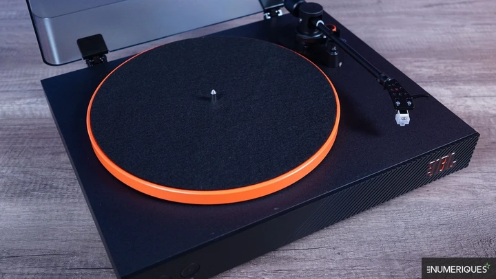 Cette platine vinyle présente le meilleur rapport qualité / prix de notre comparatif