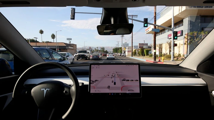 Gefangen im Cybercab: Teslas Robotaxi braucht für eine 10-Minuten-Fahrt mehr als eine Stunde