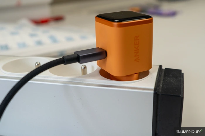 Test Anker Nano (45 W, écran intelligent) : le mini-chargeur qui a tout pour séduire les utilisateurs d'iPhone
