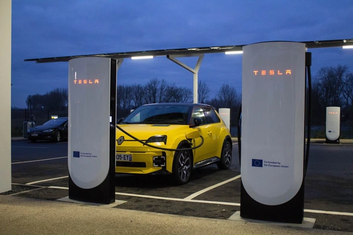 Carburant hors de prix : l’incroyable ruée des Européens vers la voiture électrique