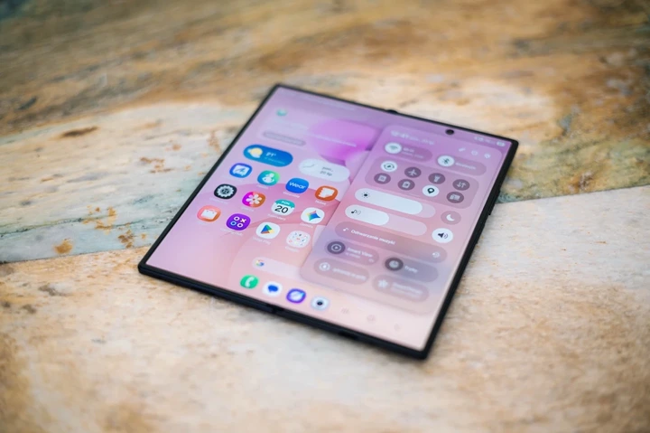 Ten drugi Galaxy Z Fold 8. Ultra-drogi, ale czy ultra-dobry? Pierwsze wrażenia