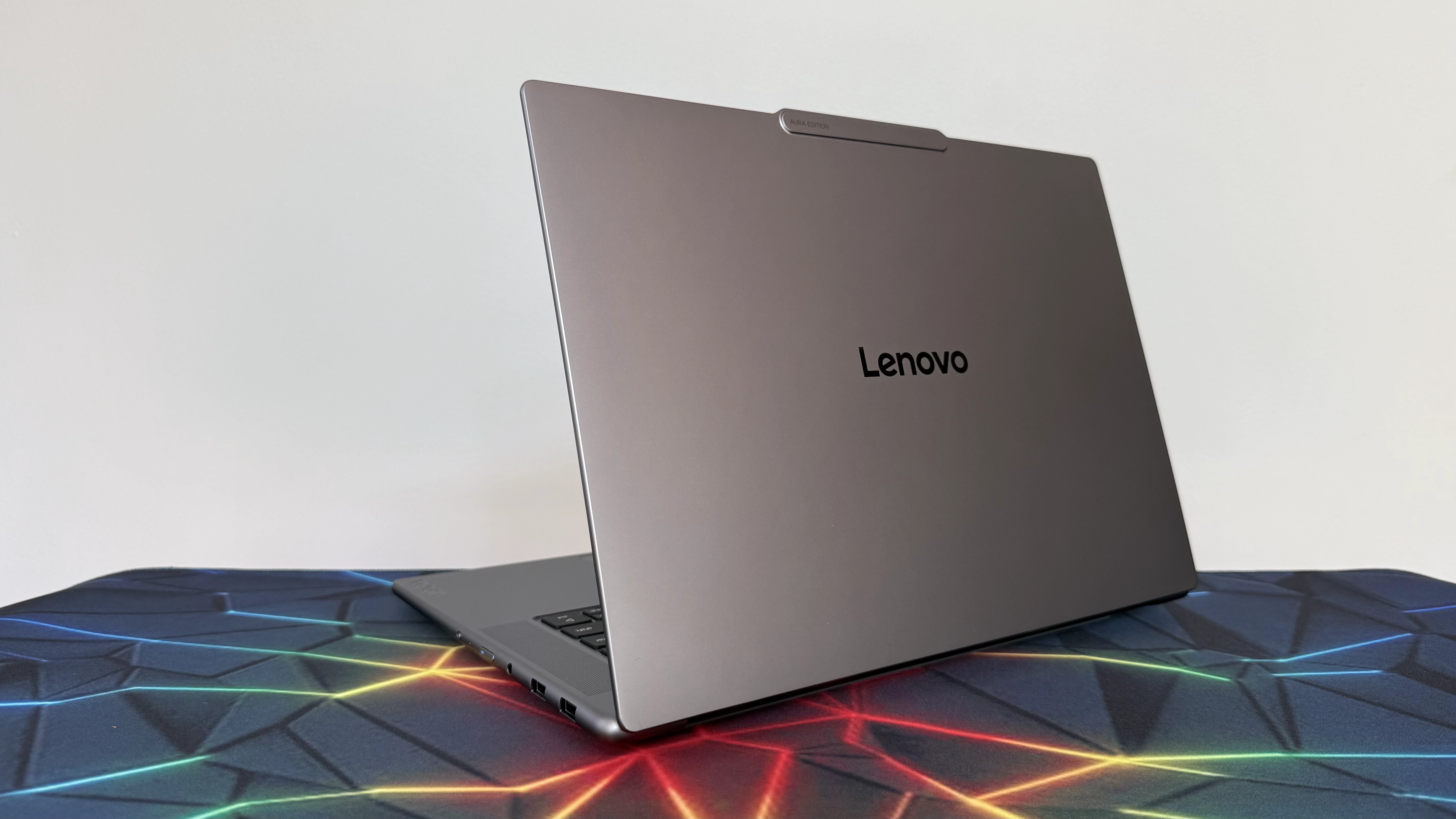 Lenovo Yoga Pro 7i Aura Edition Gen 11 Review: A Powerful Creative Tool at a Steep Price