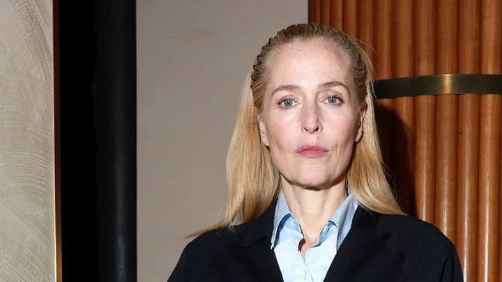 Gillian Anderson's heritage-inspired outfit gives this much-loved look a spring-ready update