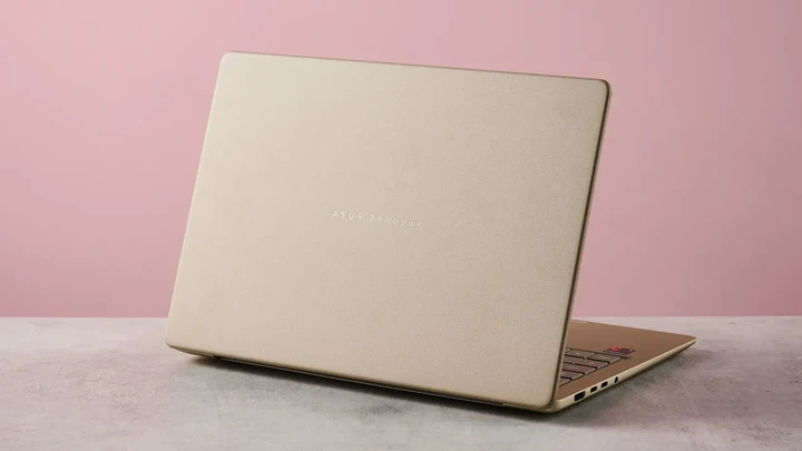 I tested the new Zenbook 14 and it impressed me with its light yet solid build — but I don’t think it’s Asus’ best ultraportable