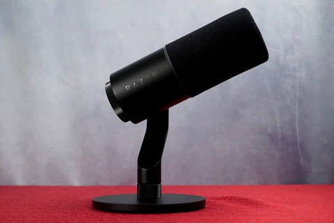 ノイキャン&DSP内蔵の配信者向けマイク「Razer Seiren V3 Pro」USB/XLR対応
