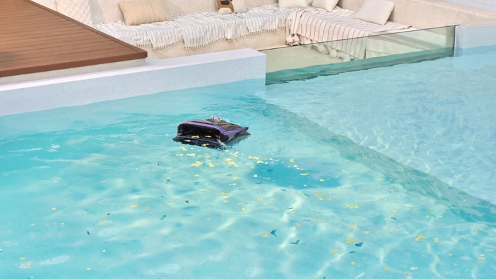 Säubert sogar die Wasseroberfläche: Poolroboter-Testsieger bei Beatbot jetzt 300 Euro günstiger