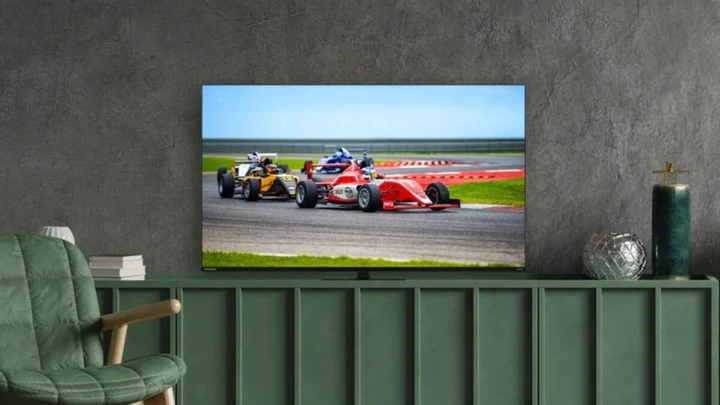 Darty brade ce TV QLED XXL de 100 pouces et 144 Hz : une vraie salle de cinéma à domicile