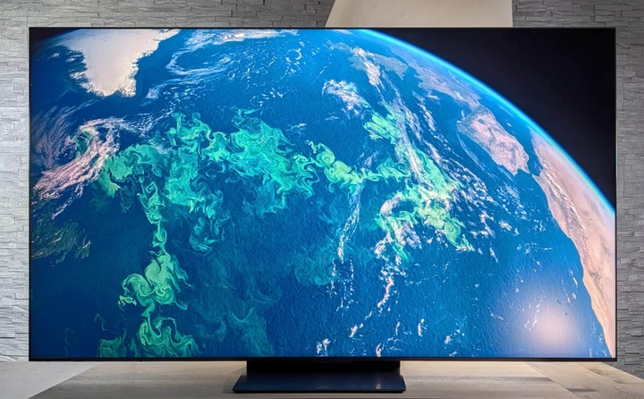 Boulanger fait chuter le prix du nouveau TCL 75C89L, un TV Mini LED lumineux idéal pour le cinéma et la PS5