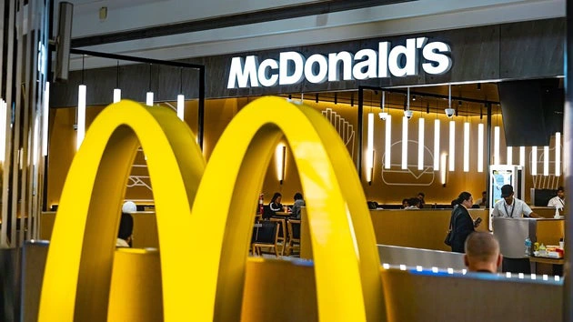 McDonald’s-Chatbot als Gratis-KI? Warum du dein Abo für ChatGPT und Claude lieber noch behalten solltest