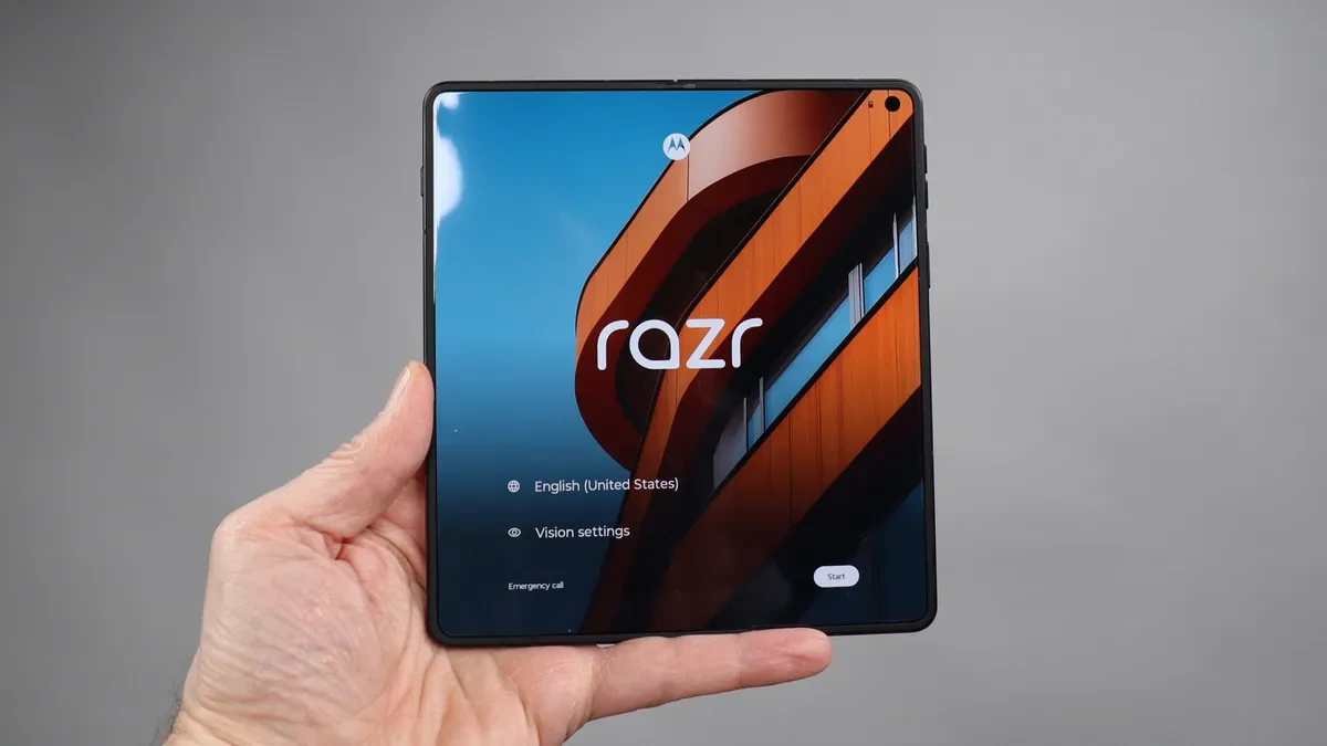 I've spent a week reviewing the Motorola Razr Fold 2026 and think it's a good foldable flagship start, but I have some notes