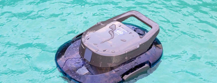 Medion Life PR1 im Test: Poolroboter mit guter Bodenreinigung für 100 Euro
